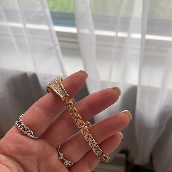 Watch - Picture 2 of 2